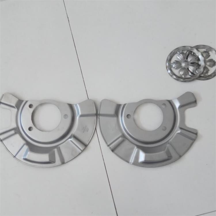   汽車車身上都有（yǒu）哪些五金配（pèi）件