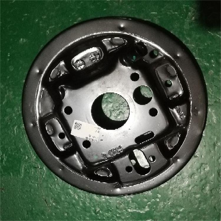 衝壓模具下機（jī）操作人（rén）員應該注意這些事